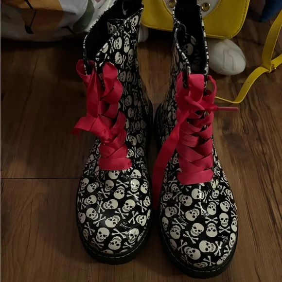 Betsy Johnson x torrid skull combat boots - Picture 2 of 6